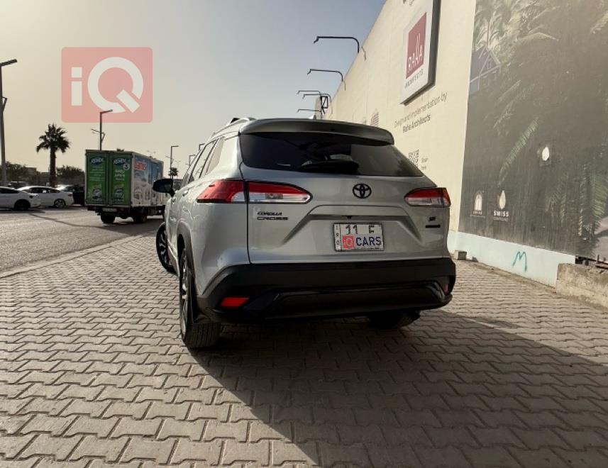 تۆیۆتا کۆرۆلا کرۆس